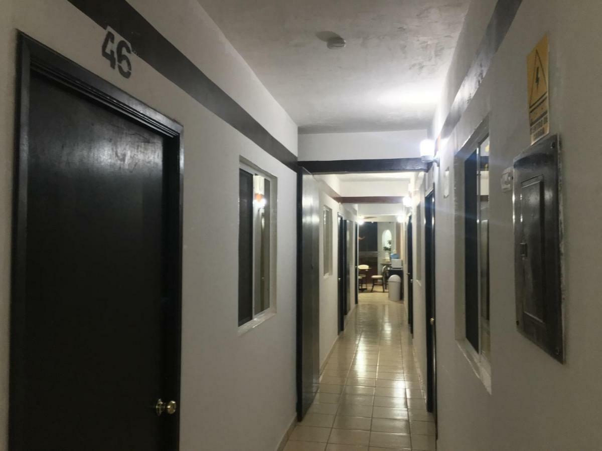 Hotel Moreno Сьюдад-Вальес Экстерьер фото