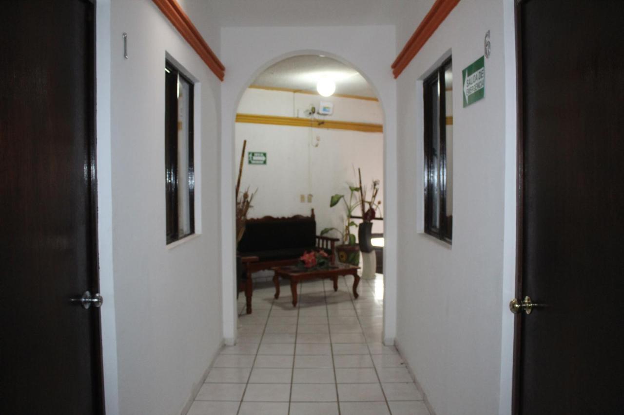 Hotel Moreno Сьюдад-Вальес Экстерьер фото